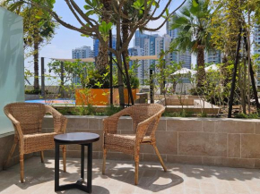 Vacay Lettings - Luxury studio in Business bay